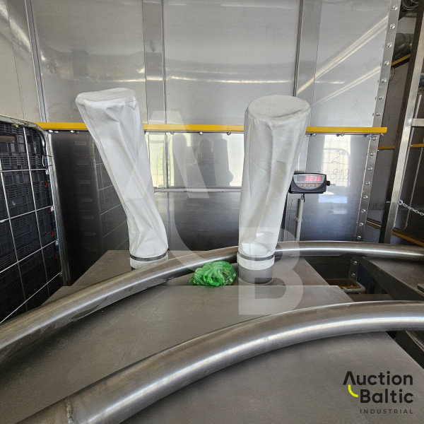 Dry powder screeners