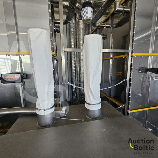 Dry powder screeners