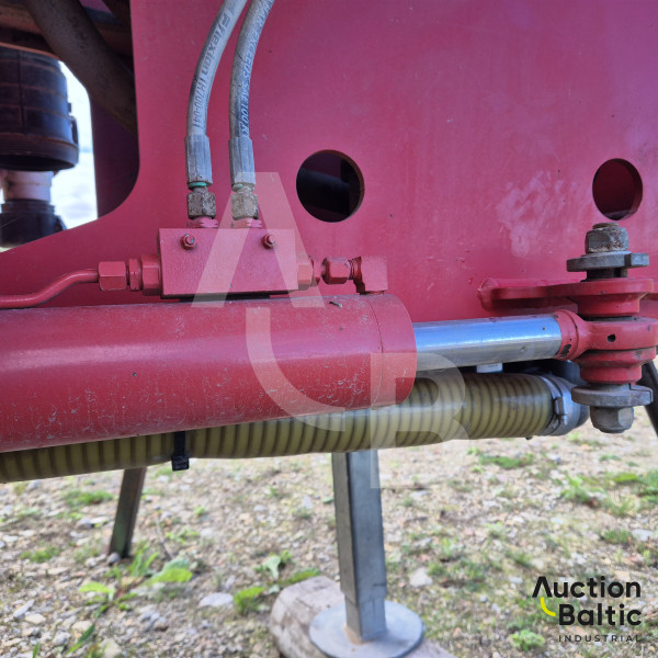 Kverneland Ikarus S28