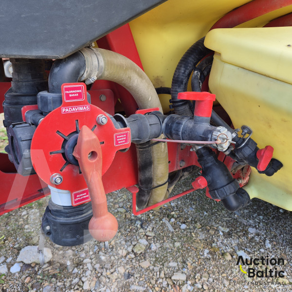 Kverneland Ikarus S28