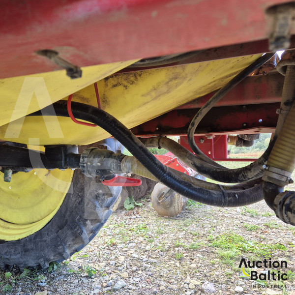 Kverneland Ikarus S28