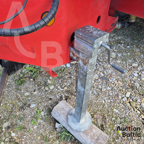 Kverneland Ikarus S28