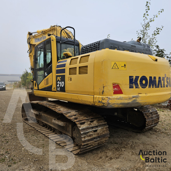 Komatsu PC210LC-11