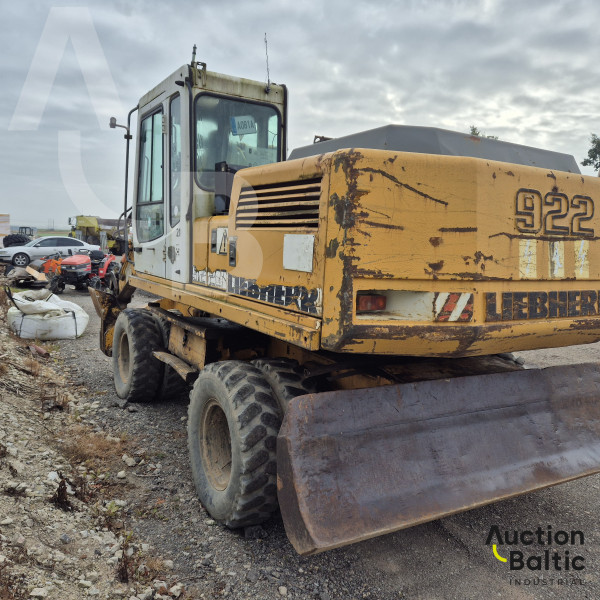 Liebherr A 902 Litronic