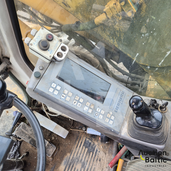Liebherr A 902 Litronic