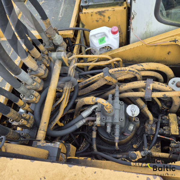 Liebherr A 902 Litronic