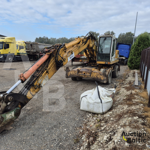Liebherr A 902 Litronic