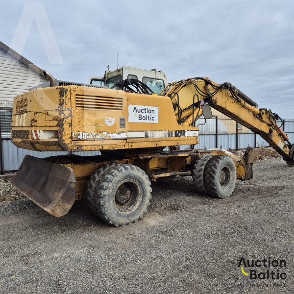 Liebherr A 902 Litronic