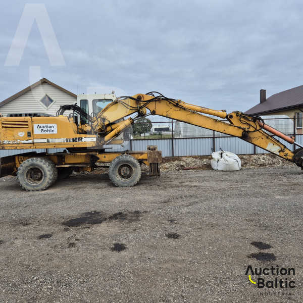 Liebherr A 902 Litronic