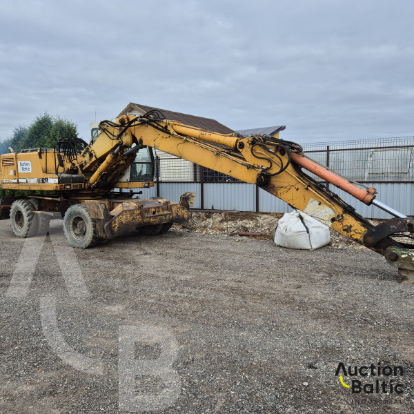 Liebherr A 902 Litronic