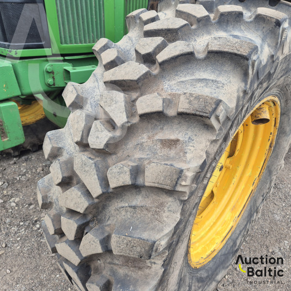 John Deere 7700 + Farmi-Forest 9000