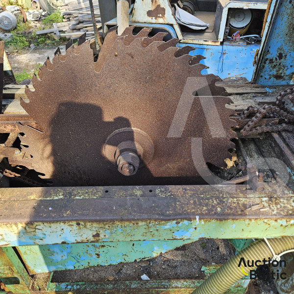 Wood processing machine