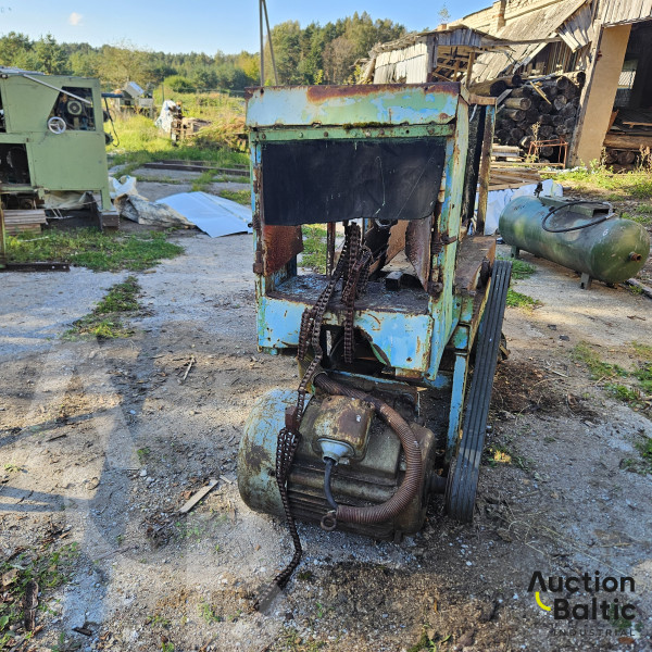 Wood processing machine