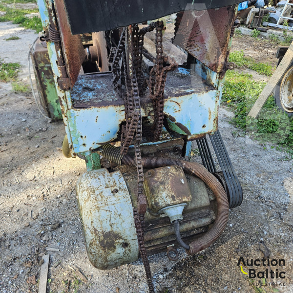 Wood processing machine