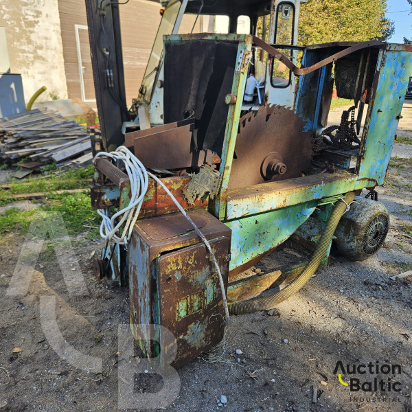 Wood processing machine