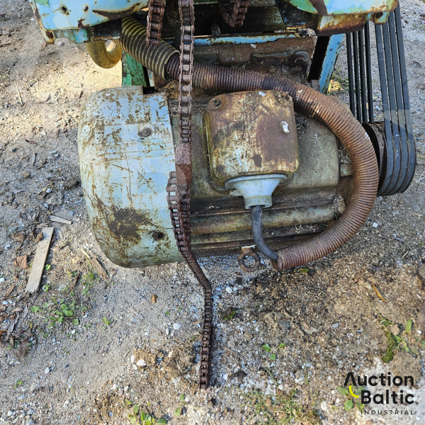 Wood processing machine