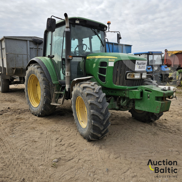 John Deere 6430