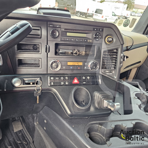 Mercedes-Benz Actros 1843