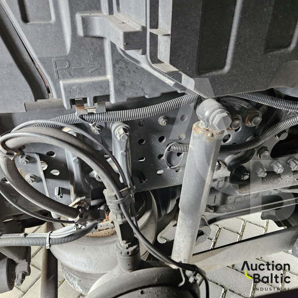 Mercedes-Benz Actros 1843