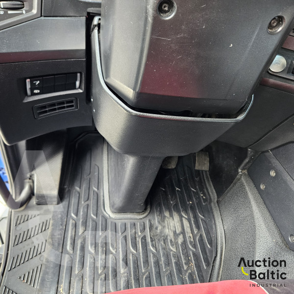 Mercedes-Benz Actros 1843