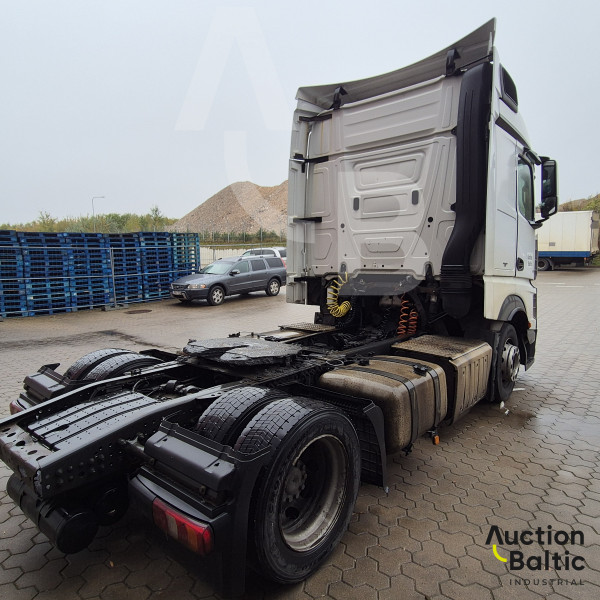 Mercedes-Benz Actros 1845
