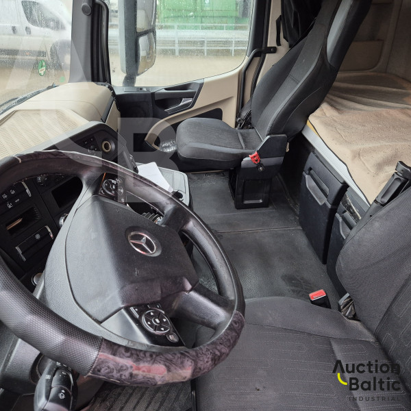 Mercedes-Benz Actros 1845