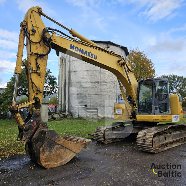 Komatsu PC228USLC-3N0