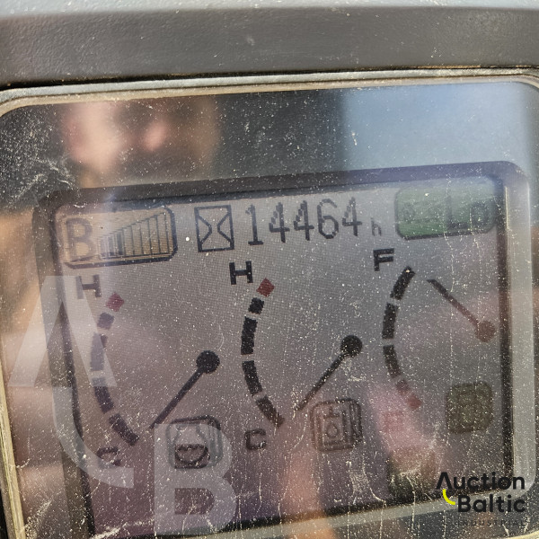 Komatsu PC228USLC-3N0