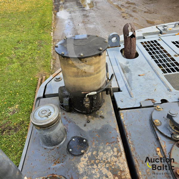 Komatsu PC228USLC-3N0