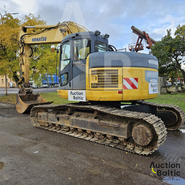 Komatsu PC228USLC-3N0