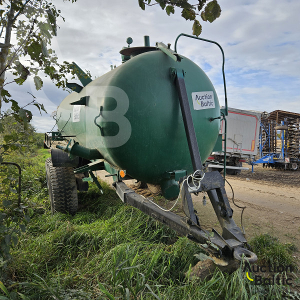 Water transport trailer
