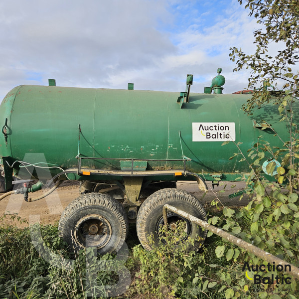 Water transport trailer