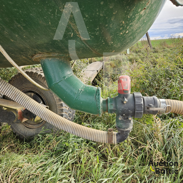 Water transport trailer