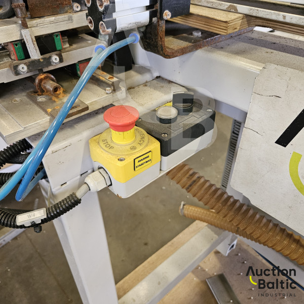 Horizontal drilling machine