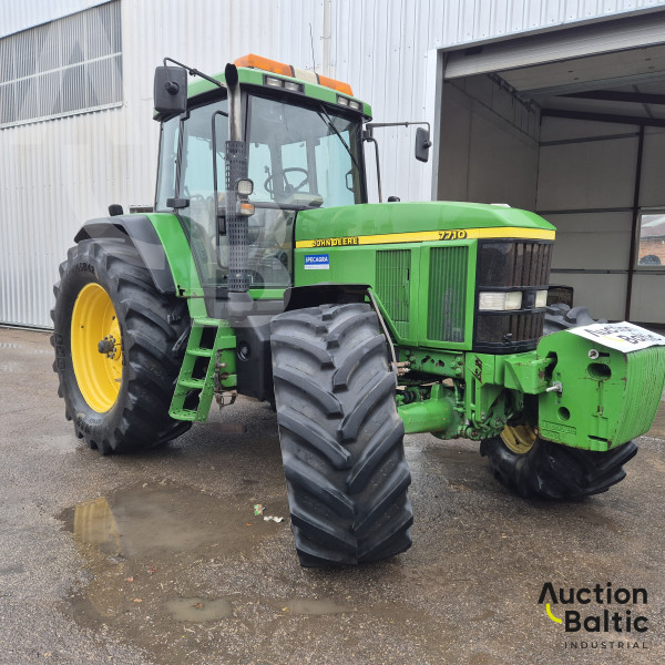 John Deere 7710