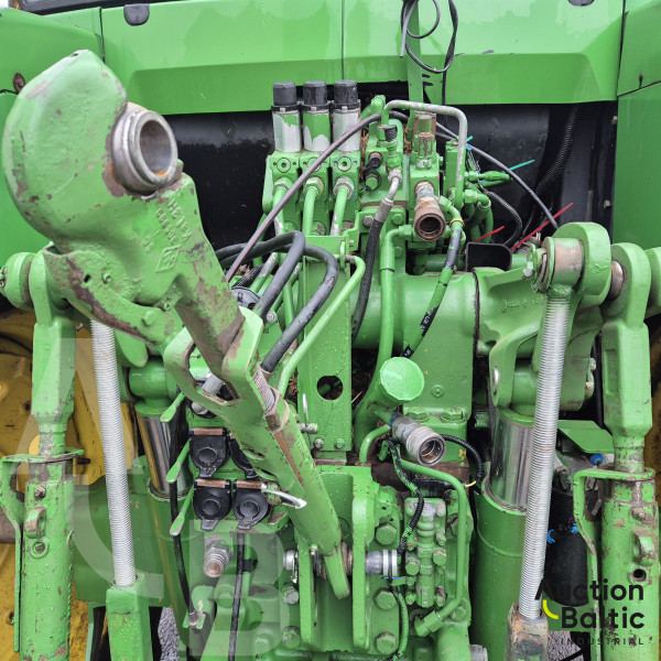 John Deere 7710