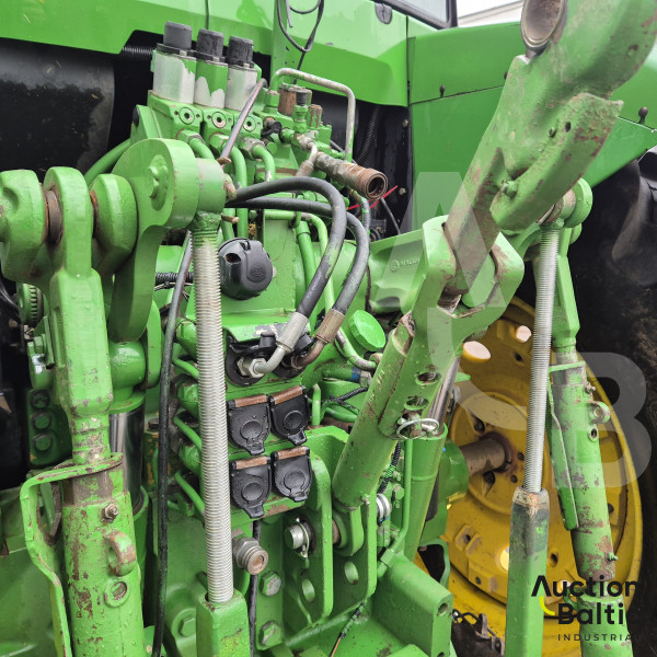 John Deere 7710