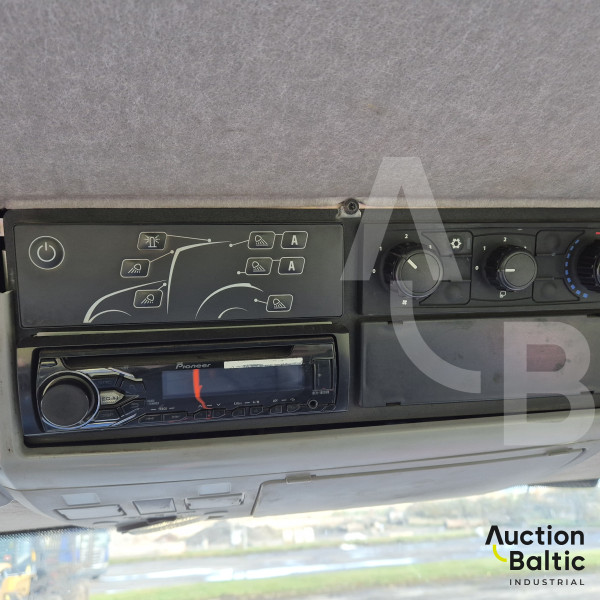 Valtra N114 EH + Kronos 120H 4WD