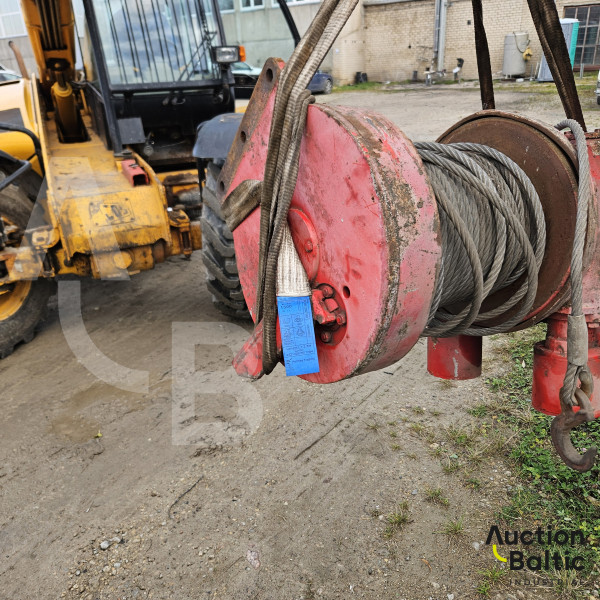Hydraulic winch
