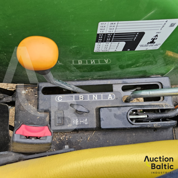 John Deere 4049 M