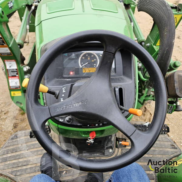 John Deere 4049 M