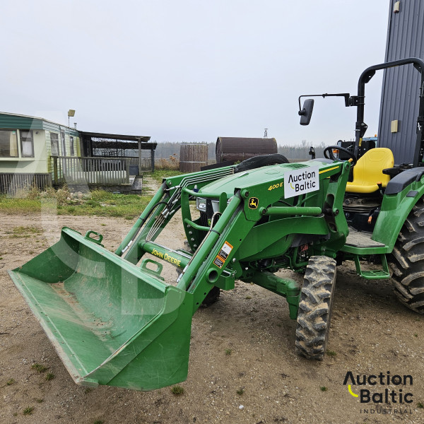 John Deere 4049 M