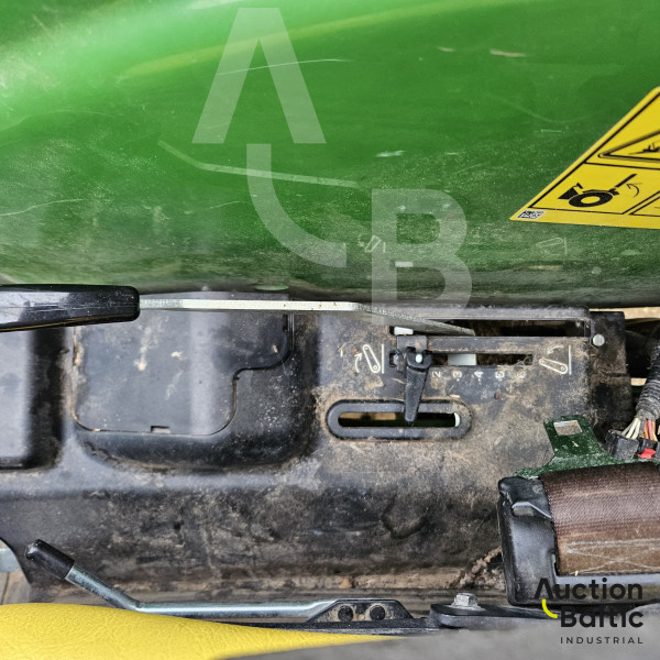 John Deere 4049 M