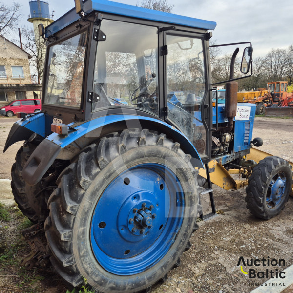 MTZ Belarus-82