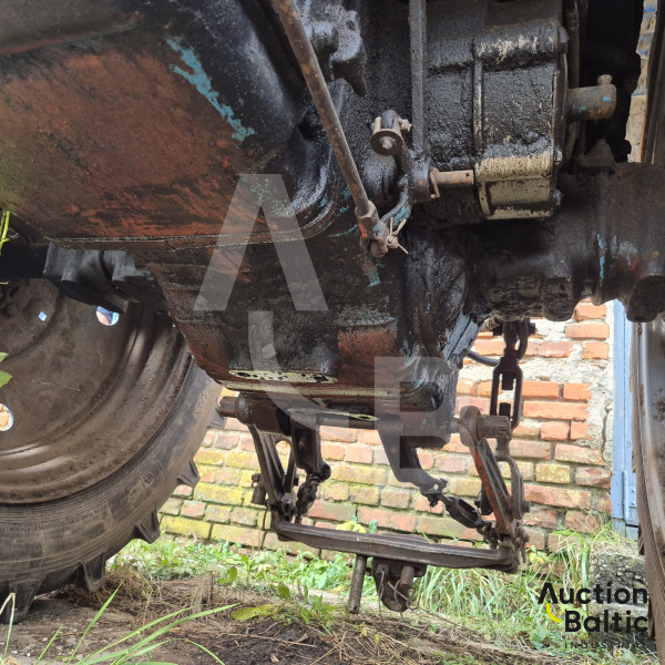 MTZ Belarus-82