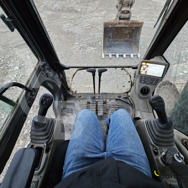 CASE CX 210 D