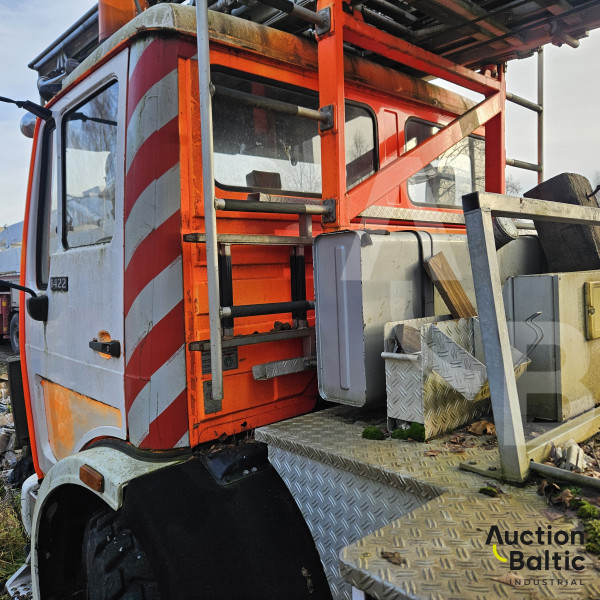 Daimler-Benz DLK 23-12