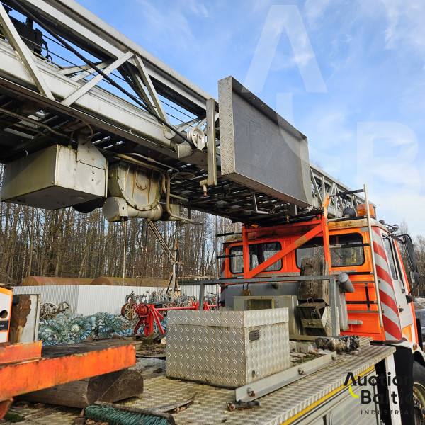 Daimler-Benz DLK 23-12