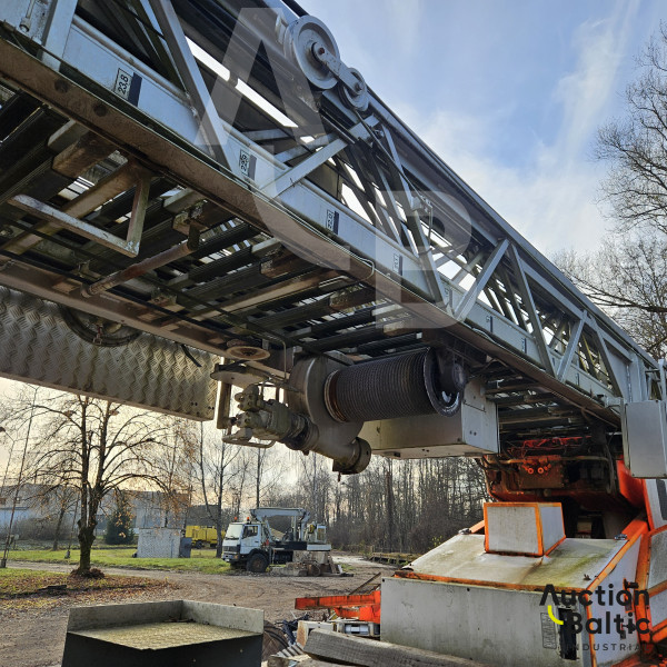 Daimler-Benz DLK 23-12