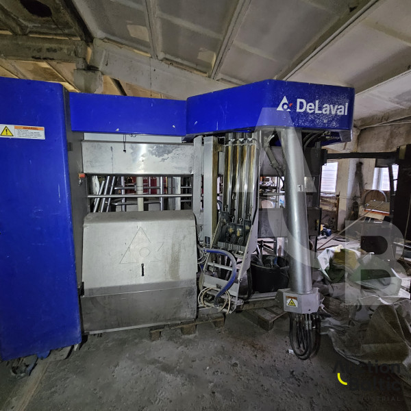 Delaval milking equipment set